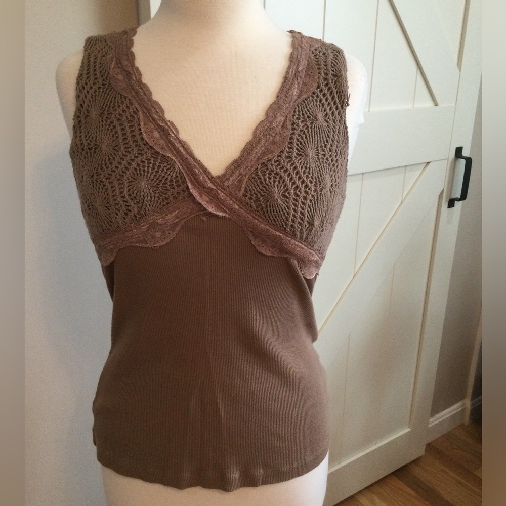 Eyeshadow, size XL, v-neck brown sleeveless ribbed tee
